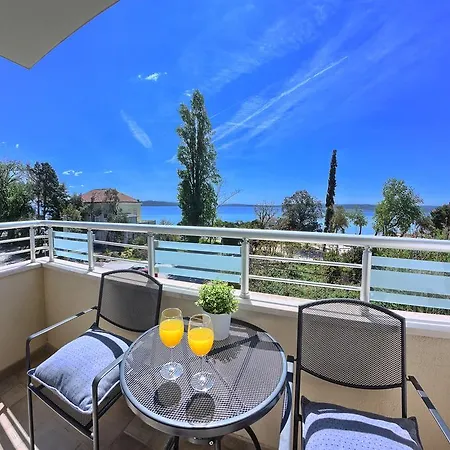Apartament Iris *