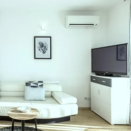 Apartament Iris *