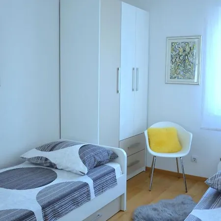 Apartment Iris *
