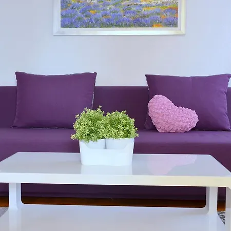Apartment Iris