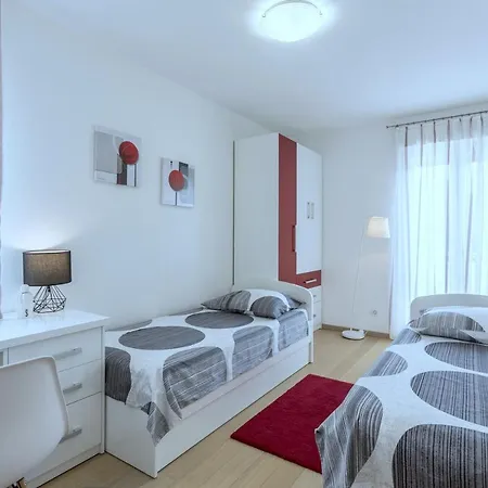 Apartment Iris Kaštela