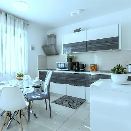 Iris Apartment Kaštela