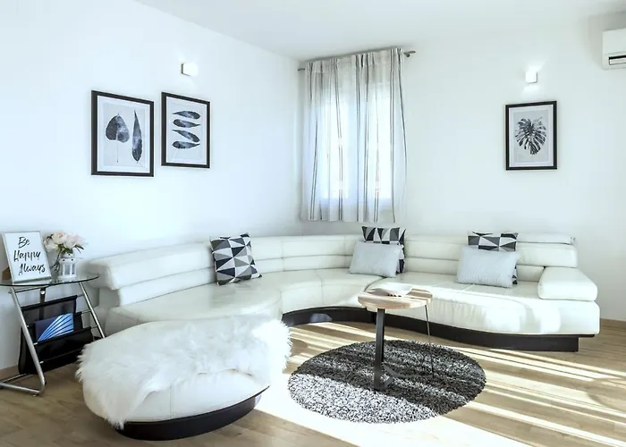 Iris Lägenhet Kaštela